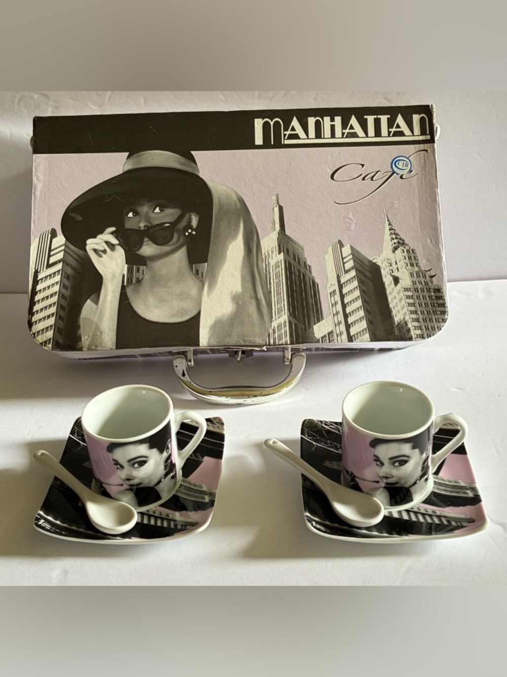 Audrey Hepburn Breakfast At Tiffany's Manhattan Cafe Espresso Set in Case